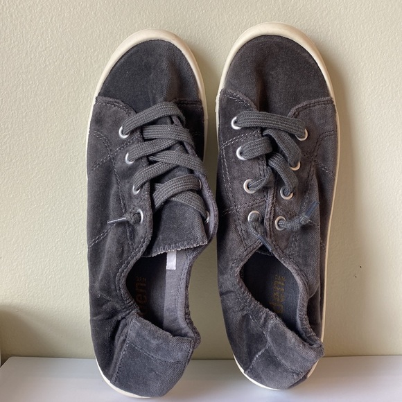 Brennen Madden NYC Shoes - Picture 8 of 8